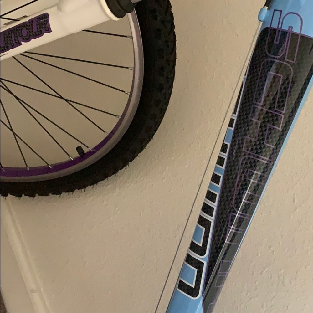 Bike - Picture 3 of 4